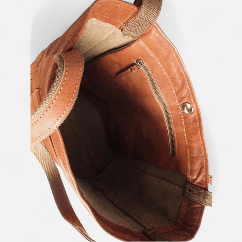 Linda - Elegant Leather Bag with Spacious Compartments