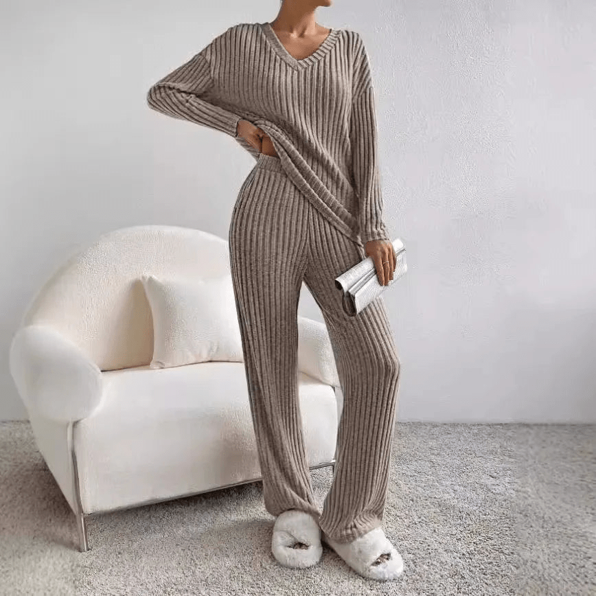 Karen - Ribbed Lounge Set | V-Neck & Wide Leg